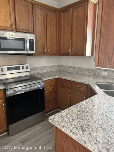 Main picture of 5812 Fox Point Cir