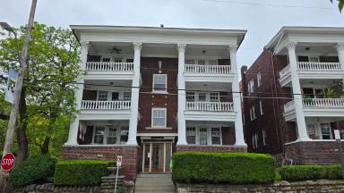Main picture of 319 E 43rd St