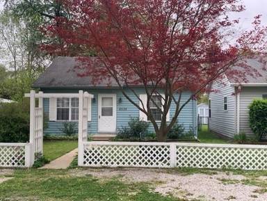 Main picture of 2539 Harrison Ave