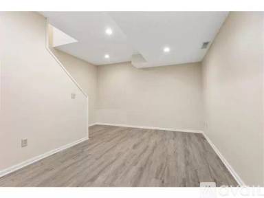 Main picture of 14364 Empire Ave