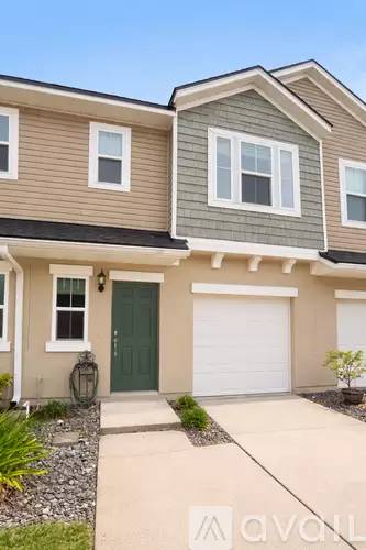 Main picture of 110 Moultrie Village Ln