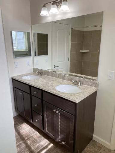 Main picture of East Bay Village