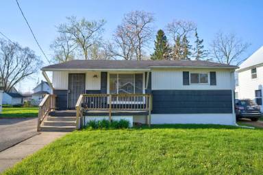 Main picture of 670 Elm St