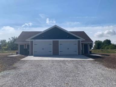 Main picture of 114 W Cedar Ln