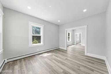 Main picture of 28 Victoria Ave