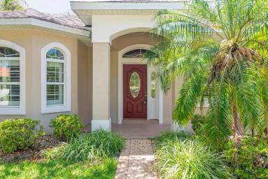Main picture of 24 Lakecliff Dr