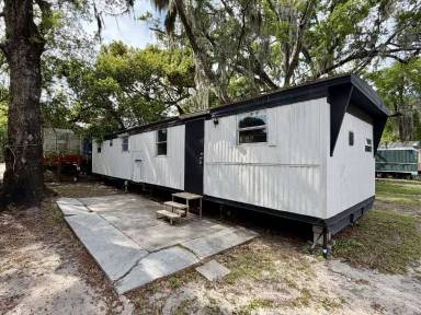 Main picture of 5355 New Kings Rd
