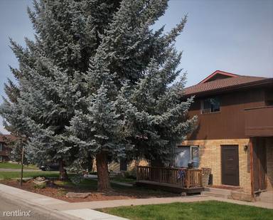 Main picture of 472 Russell Ln