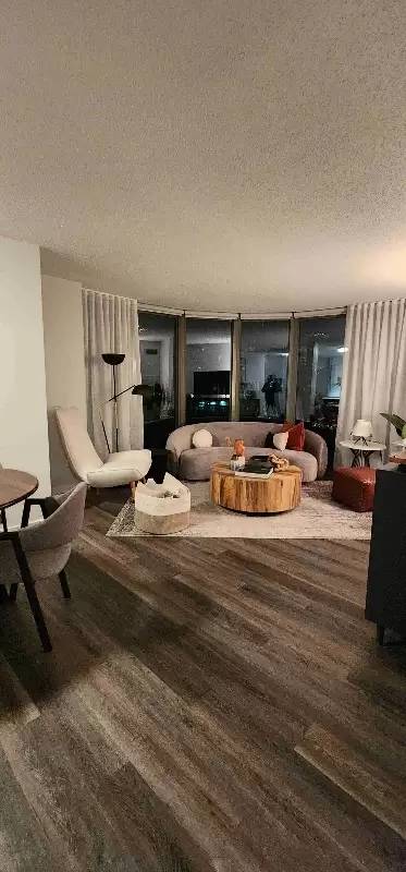 Main picture of 410 E Water St