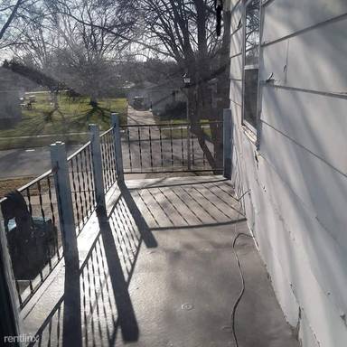 Main picture of 225 S Royal Ave