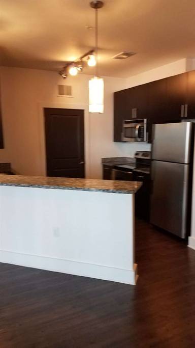 Main picture of 801 N Orange Ave