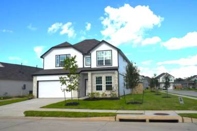 Main picture of 4504 Danielle Gardens Ln