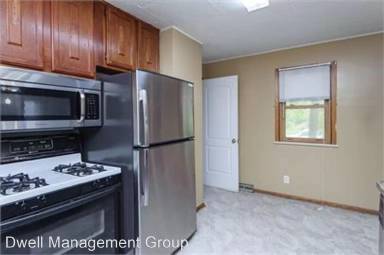 Main picture of 717 13th Ave NE