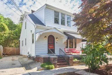 Main picture of 104 W Trinity Ave