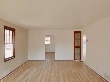 Main picture of 326 W Avenue F