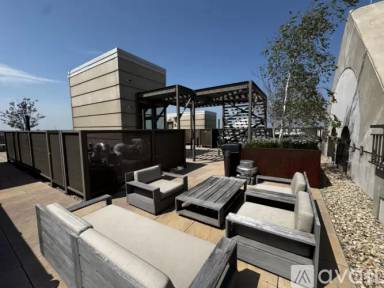 Main picture of 1323 W Morse Ave