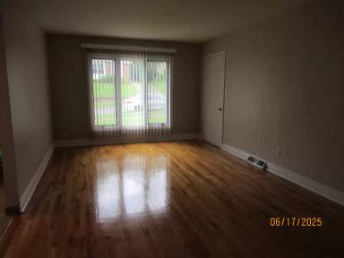 Main picture of 105 Loomis Ave