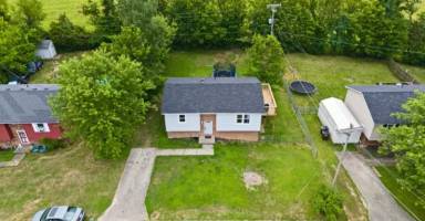 Main picture of 136 Brooks Rd