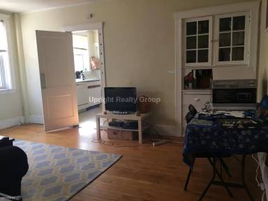 Main picture of 90 Cypress St