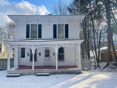 Main picture of 16 Cedar St