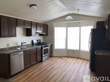 Main picture of 260 S Land Ave