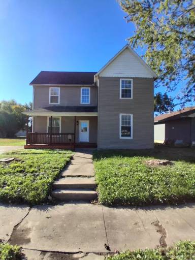 Main picture of 518 E Mitchell St