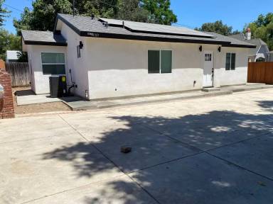 Main picture of 1005 E Colton Ave