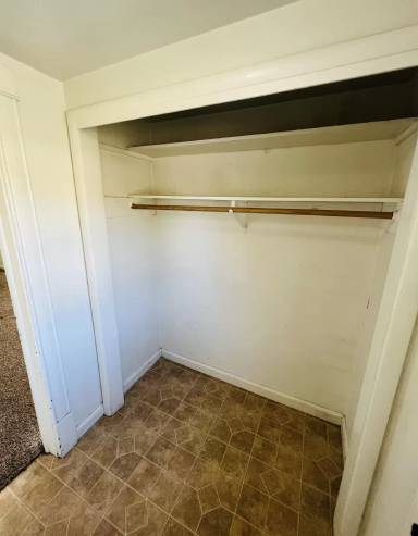 Main picture of 601 12th Ave NE