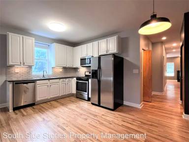 Main picture of 4852 S Indiana Ave