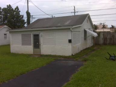 Main picture of 320 NE 1st St