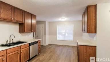 Main picture of 450 Alcovy Way