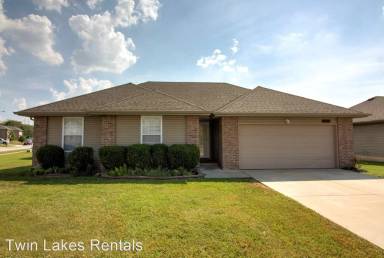 Main picture of 2444 W Brook Ridge St