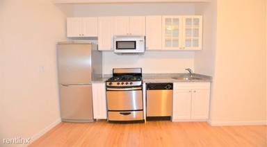 Main picture of 117 W 13th St