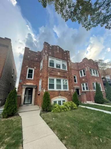 Main picture of 3324 N Hamlin Ave