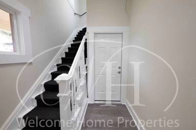 Main picture of 205 W Chestnut St