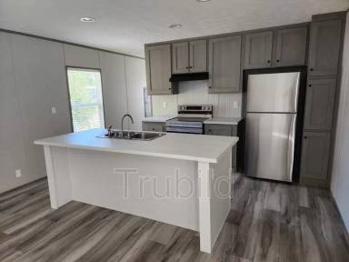 Main picture of 1000 Wave Ln