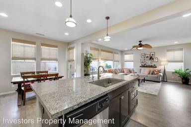 Main picture of 303 E Bridenbecker Ave
