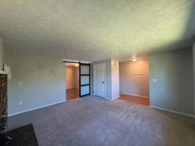 Main picture of 1002 E Joseph Ave
