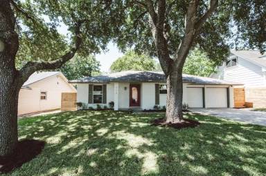 Main picture of 713 Buckingham Pl