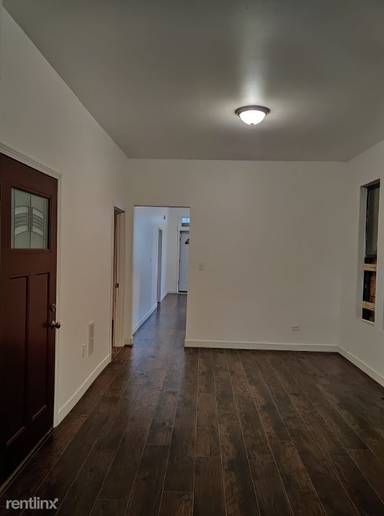 Main picture of 1518 E 69th St