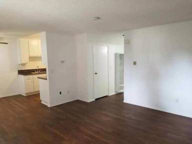 Main picture of 607 W Provential Dr