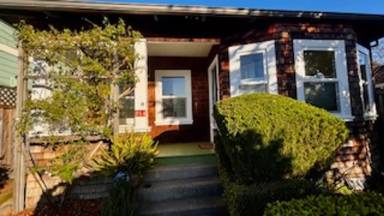 Main picture of 214 3rd Ave