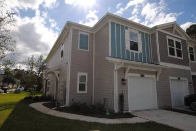 Main picture of 7368 Palm Hills Dr