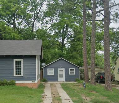 Main picture of 518 W Locust St