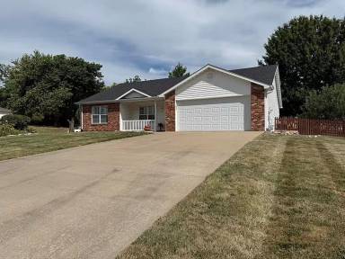 Main picture of 301 Amanda Dr