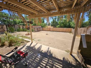 Main picture of 1995 Teak St