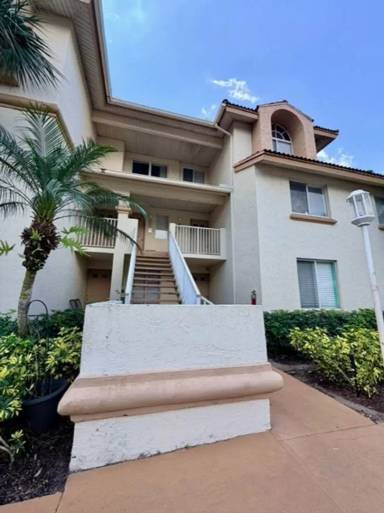 Main picture of 19216 Glenmoor Dr