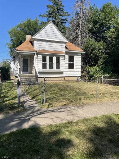 Main picture of 3247 Blackstone Dr
