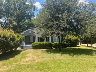 Main picture of 3202 Montezuma Rd