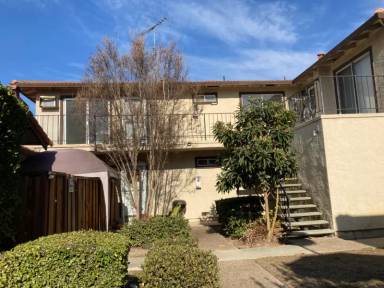 Main picture of 1518 Moorpark Ave